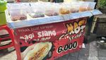 Makan Nasi Cokot Rp 6 Ribu di Stasiun Tebet Ini Bisa Jadi Penunda Lapar