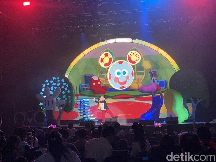 Panggung Disney Junior Live on Tour: Lets Play! digelar di Tennis Indoor Senayan pada 1-2 Agustus 2025.