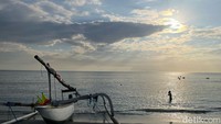 Magis! Sore Hening di Pantai Mangsit, Lombok