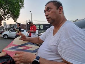 Cerita Pria Paruh Baya Asal Bandung Stok 150 Layangan Diadu di BKT Jaktim