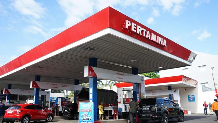 Ilustrasi Pengisian Bensin di SPBU Pertamina