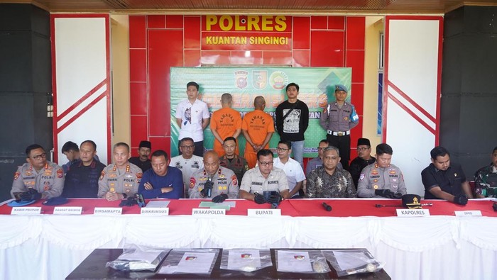 Polda Riau menangkap pelaku PETI di Kuansing, 2 orang jadi tersangka, Sabtu (2/8/2025).