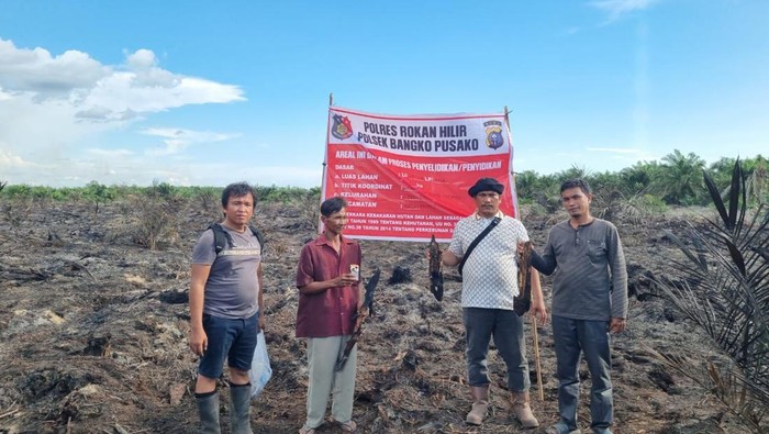 Polisi menangkap pelaku pemicu kebakaran hutan dan lahan (karhutla) di Rokan Hilir (Rohil), Riau. Lahan seluas 10.000 meter persegi (1 hektare) terbakar. (dok Istimewa)