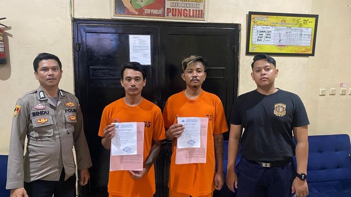 Polisi menetapkan dua pengamen dalam kasus pengeroyokan dan penusukan seorang pria di Bogor.