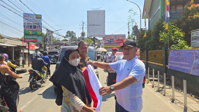 Sambut HUT ke-80 RI, Bupati Bogor Merah Putihkan Bumi Tegar Beriman