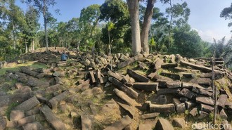 Meski Lagi Dipugar, Gunung Padang Tetap Buka buat Wisata