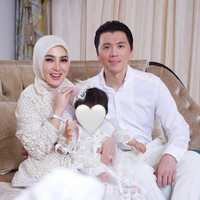 Sebelumnya terungkap bahwa Syahrini beserta anak dan suami terbang dari Singapura ke Tanah Air dengan pesawat pribadi. Foto: Instagram