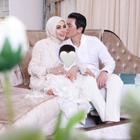 Syahrini baru saja merayakan pertambahan usianya yang ke-45. Dalam foto yang diunggah, penyanyi yang belakangan lebih banyak tinggal di Singapura itu tampak menikmati hari ulang tahunnya di Jakarta. Foto: Instagram