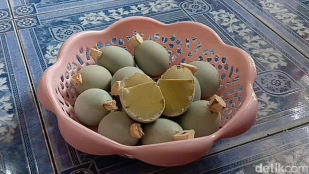 Telok ukan, makanan khas Palembang yang hanya muncul jelang Agustusan.