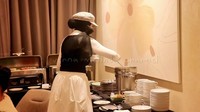 Di salah satu restoran elegan di Kemang, Jakarta Selatan, Venna merayakannya dengan acara makan-makan yang hangat. Foto: Instagram @vennamelindareal