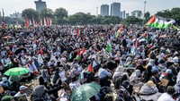 Aksi tersebut merupakan bentuk solidaritas untuk rakyat Palestina dan mendesak pemerintah Mesir dan Yordania agar membuka blokade serta memfasilitasi masuknya bantuan kemanusiaan untuk warga Palestina di Gaza. Foto: ANTARA FOTO/BAYU PRATAMA S