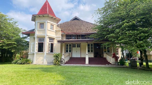 Bangunan Kapel Deetje di Baroe Adjak, tempat peternakan sapi milik Keluarga Ursone di Lembang