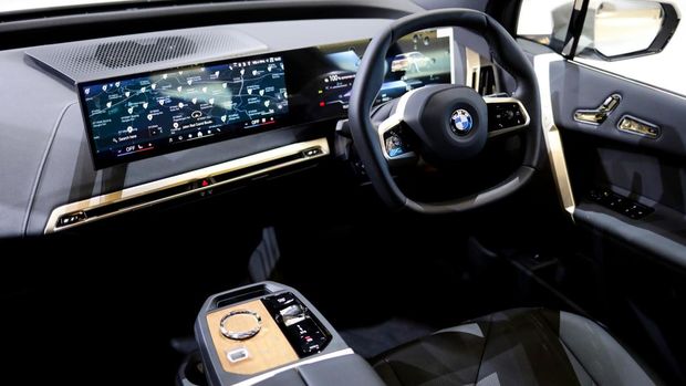 BMW iX xDrive45 resmi meluncur di GIIAS 2025
