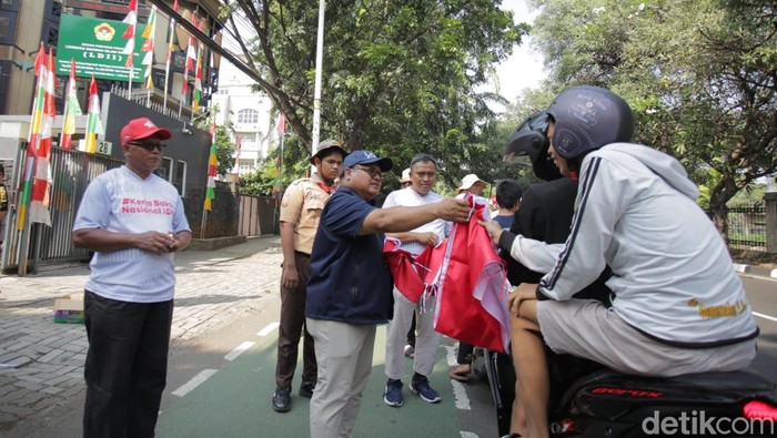 DPP LDII secara resmi mencanangkan kegiatan Kerja Bakti Nasional 2025, pada Minggu (3/8), yang akan diikuti warga LDII di seluruh Indonesia sepanjang Agustus. Perhelatan rutin tahunan itu mengangkat tema 