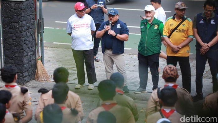 DPP LDII secara resmi mencanangkan kegiatan Kerja Bakti Nasional 2025, pada Minggu (3/8), yang akan diikuti warga LDII di seluruh Indonesia sepanjang Agustus. Perhelatan rutin tahunan itu mengangkat tema 
