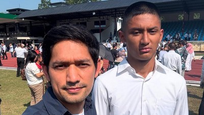 Momen Ibnu Jamil Peluk dan Sambut Dhofin Lolos Jadi Taruna Akademi TNI 2025