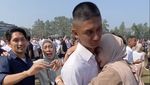 Momen Ibnu Jamil Peluk dan Sambut Dhofin Lolos Jadi Taruna Akademi TNI 2025