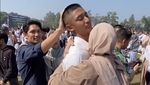 Momen Ibnu Jamil Peluk dan Sambut Dhofin Lolos Jadi Taruna Akademi TNI 2025
