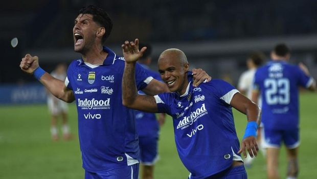 Julio Cesar dan Wiliam Marcilio.