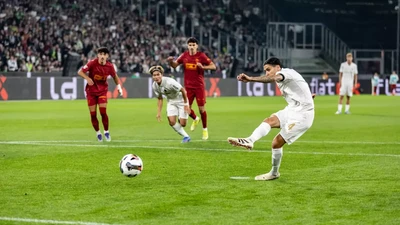 Potret Kevin Diks Cetak Gol buat Borussia Moenchengladbach