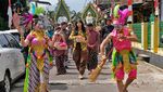 Ratusan Seniman Kirab Pengantin di Magelang, Jadi Wujud Syukur dan Tolak Bala
