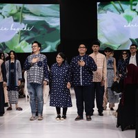 Adrie Basuki berharap karya ini bisa memperluas pemahaman masyarakat tentang fashion berkelanjutan dan menjadikan kain marmer sebagai simbol baru kebanggaan Indonesia di kancah fashion nasional dan global. JF3 Fashion Festival sendiri digelar oleh Summarecon sejak 2004. Melalui JF3, Summarecon secara konsisten menghadirkan platform untuk mengangkat potensi industri mode tanah air dan berkomitmen mendukung perkembangan ekosistem fashion Indonesia, mulai dari pelestarian warisan budaya, pemberdayaan talenta muda, hingga memperluas konektivitas ke pasar internasional. (Foto: Dok. JF3)