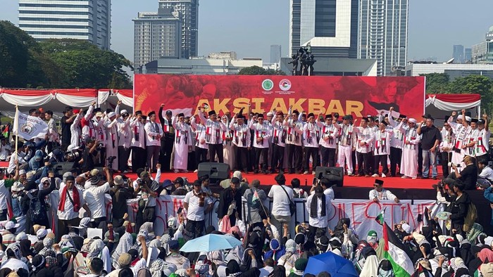 Menlu Sugiono ikut aksi dukung Gaza di Monas (Kurniawan/detikcom)