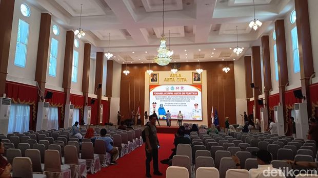 Naili-Ome mengikuti gladi bersih pelantikan wali kota Palopo 2025 di Baruga Asta Cita Rujab Gubernur Sulsel.