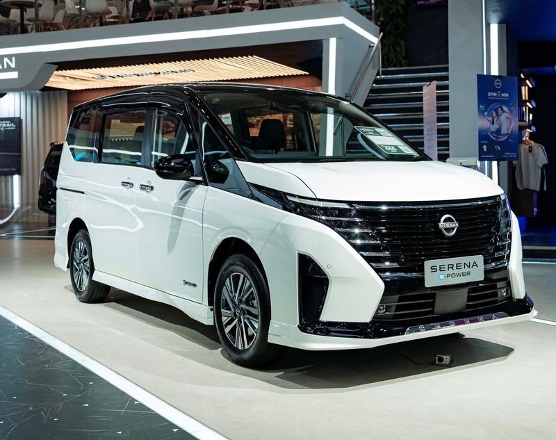 Nissan Serena e-Power Nissan Serena e-Power