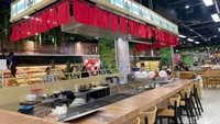 Ada juga Teppanyaki Live Cooking yang mengajak pengunjung menyaksikan langsung atraksi memasak okonomiyaki dan hidangan lain. Foto: detikFood
