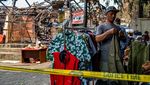 Tak Menyerah, Pedagang Lanjutkan Usaha di Pasar Taman Puring yang Terbakar