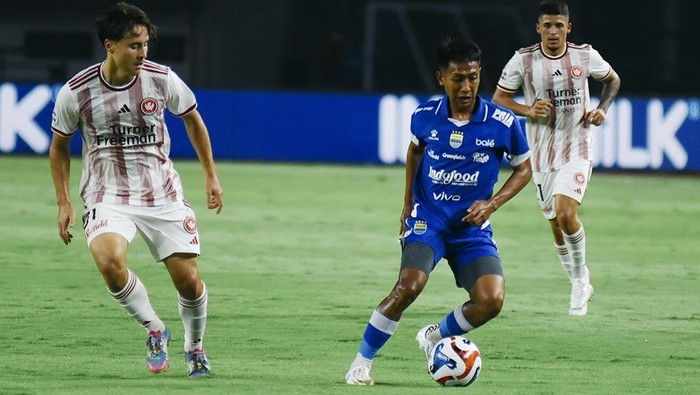 Pemain Persib Bandung.
