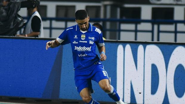 Pemain Persib Bandung.