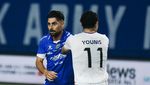 Tawa hingga Petaka Saat Persib Pakai Jersey Baru