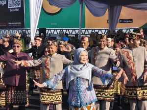 Pemkot Bandar Lampung Gelar Pawai Budaya Tari Ngigel