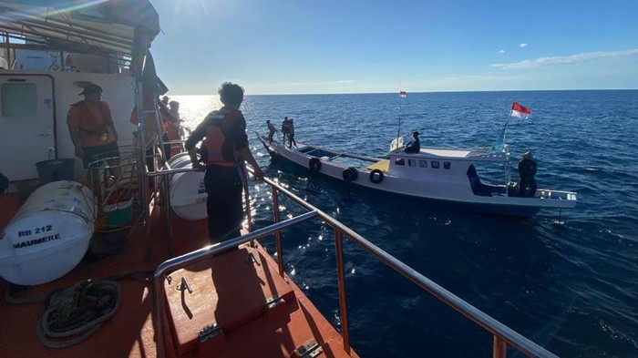 Pencarian nelayan asal Takalar yang hilang di perairan Pulau Kodingareng, Makassar.