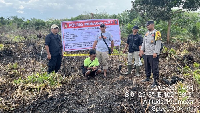 Polres Inhu menangkap pelaku pembakar lahan, Jumat (1/8/2025).