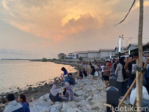 Menikmati Sunset Pantai KIW Semarang, Bebas Masuk-Parkir Gratis
