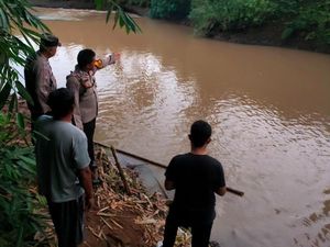 Kepanikan di Sungai Cimuntur Saat Santri Tewas Tersedot Pusaran Air