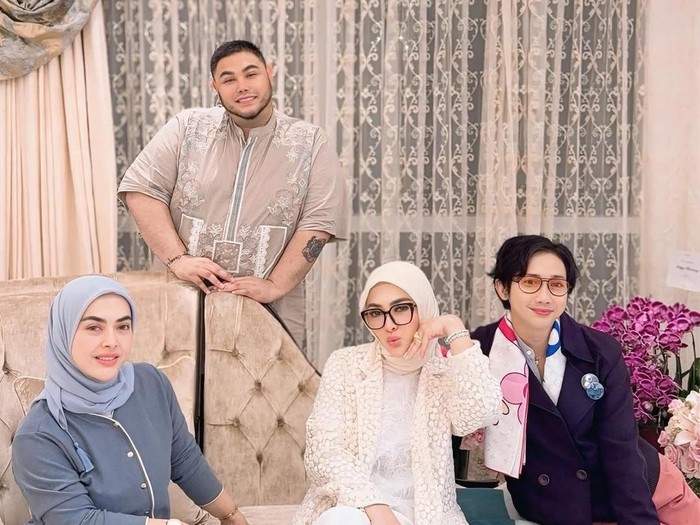 Syahrini rayakan ultah di Indonesia Syahrini di media sosial miliknya.