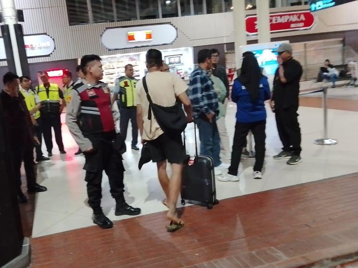 Tampang pria ngamuk dan teriak ancaman bom di Lion Air (dok.istimewa)