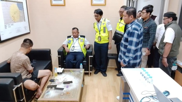 Tampang pria ngamuk dan teriak ancaman bom di Lion Air (dok.istimewa)