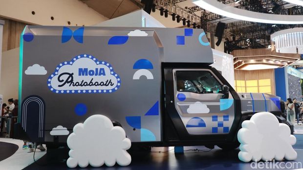 Toyota kolaborasi dengan MoJa untuk memodifikasi Hilux Rangga menjadi photobooth