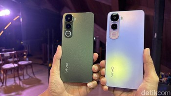 Vivo Y400 dirilis dengan dua varian warna yakni ungu senja dan hijau tropis yang dijual dengan harga Rp 3.199.000 (16/128GB) dan Rp 3.499.000 (16/256GB). Foto: Rizqy Nur Amalia/detikINET