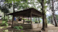 Perkemahan Ipukan juga memiliki gazebo. Tempat ini bisa digunakan untuk beristirahat atau aktivitas lainnya.