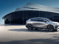 XPENG G6 Debut di GIIAS 2025, Bawa Teknologi Canggih-Desain Sporty