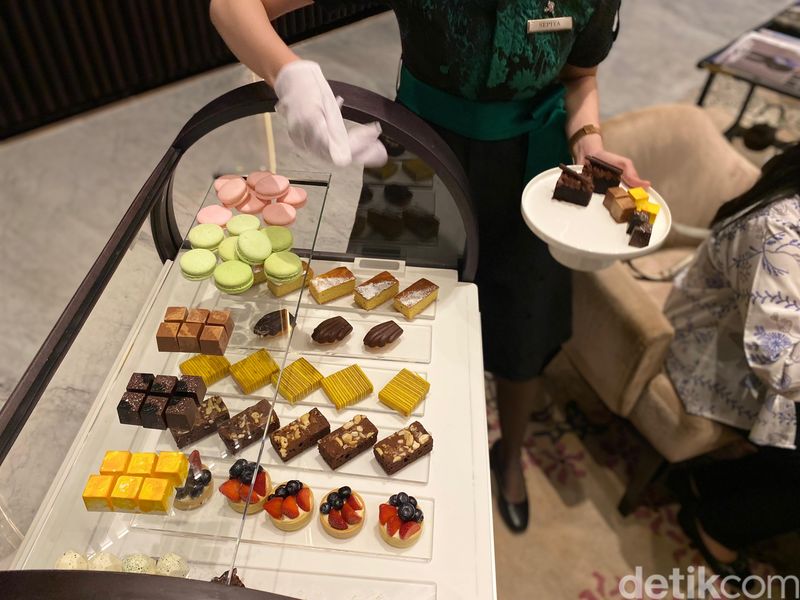 Afternoon Tea St Regis Jakarta x Iwan Tirta