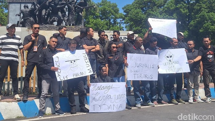 Aksi solidaritas-keprihatinan wartawan bondowoso