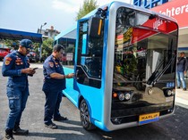 Bandung Uji Coba Angkot Listrik Pintar, Ini Potretnya