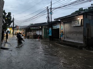 Hujan Deras, Permukiman di Pondok Melati Bekasi Banjir 1 Meter